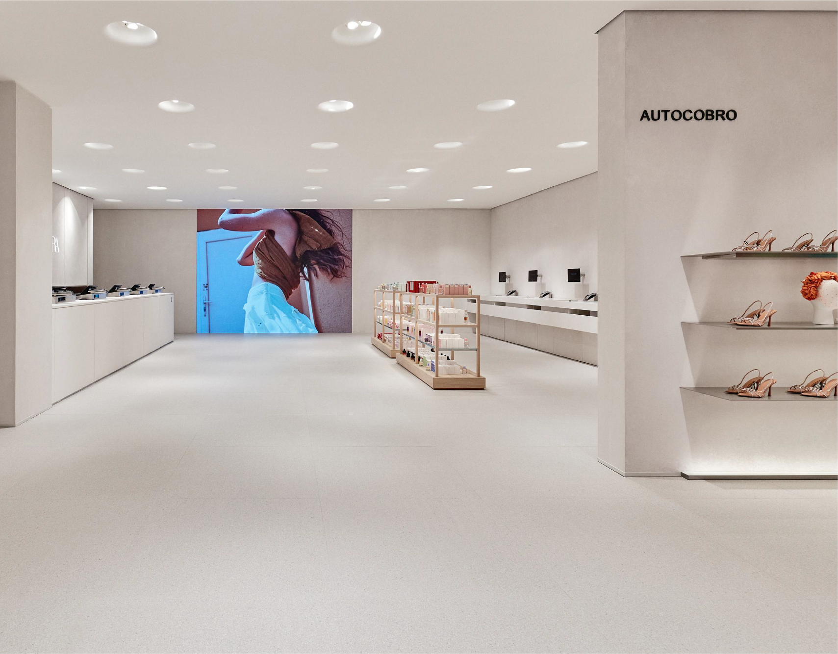 Arker gestiona activos comerciales con un 96% de ocupación media