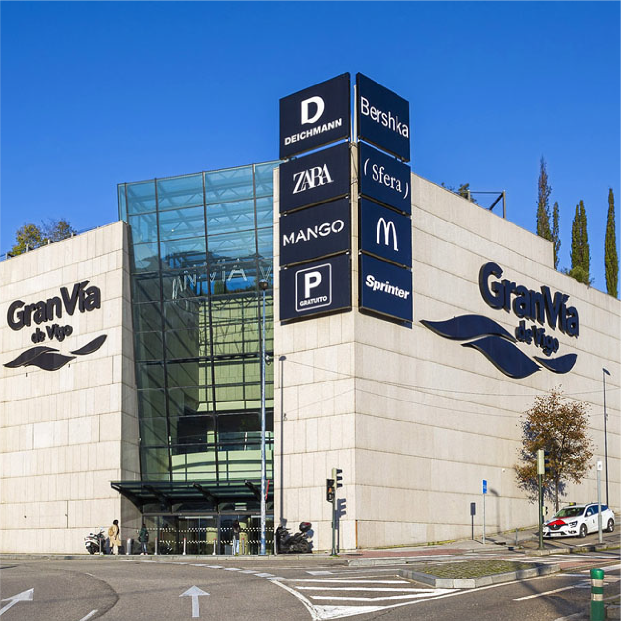 Vista del centro comercial Gran Vía de Vigo en Vigo – Arker