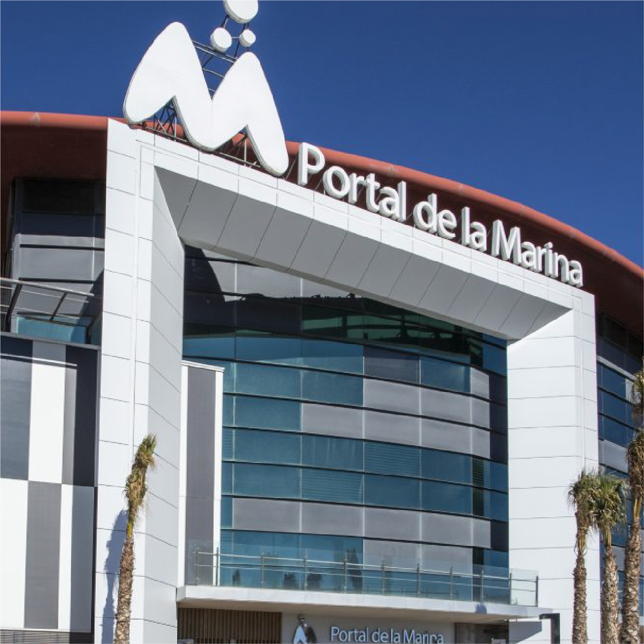 Vista del centro comercial outlet Portal de la Marina en Ondara, Alicante – Arker
