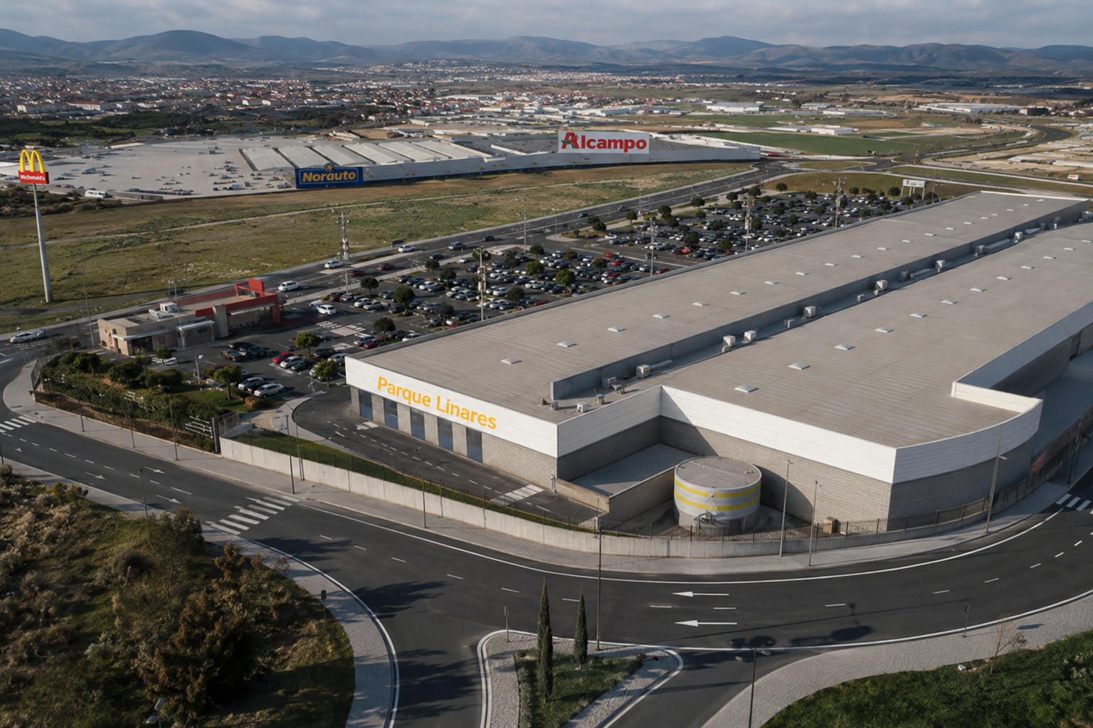 Vista del parque comercial Parque Comercial Linares en Linares, Jaén – Arker