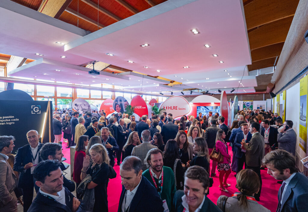 Arker, patrocinador principal del XXII Congreso Español de Centros y Parques Comerciales de la AECC